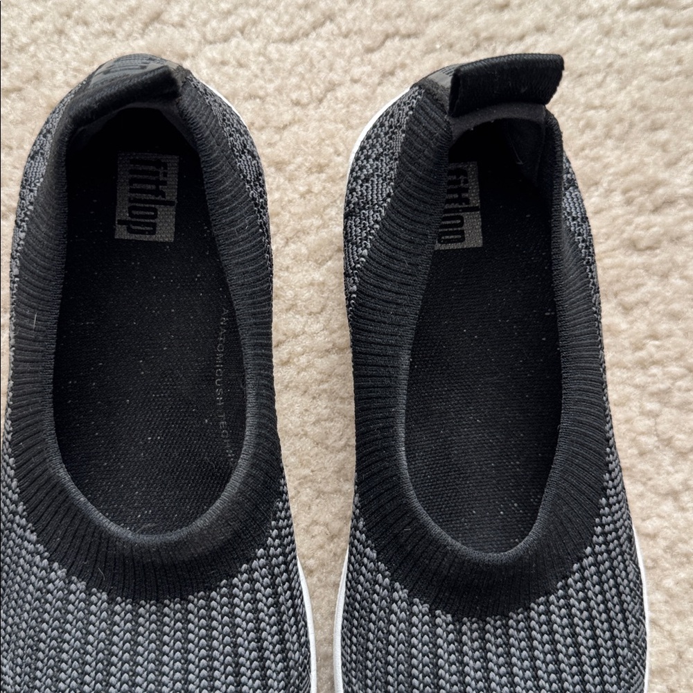 Fitflop Slip-On Knit Sneakers in Black - Size 5 - Picture 2 of 8